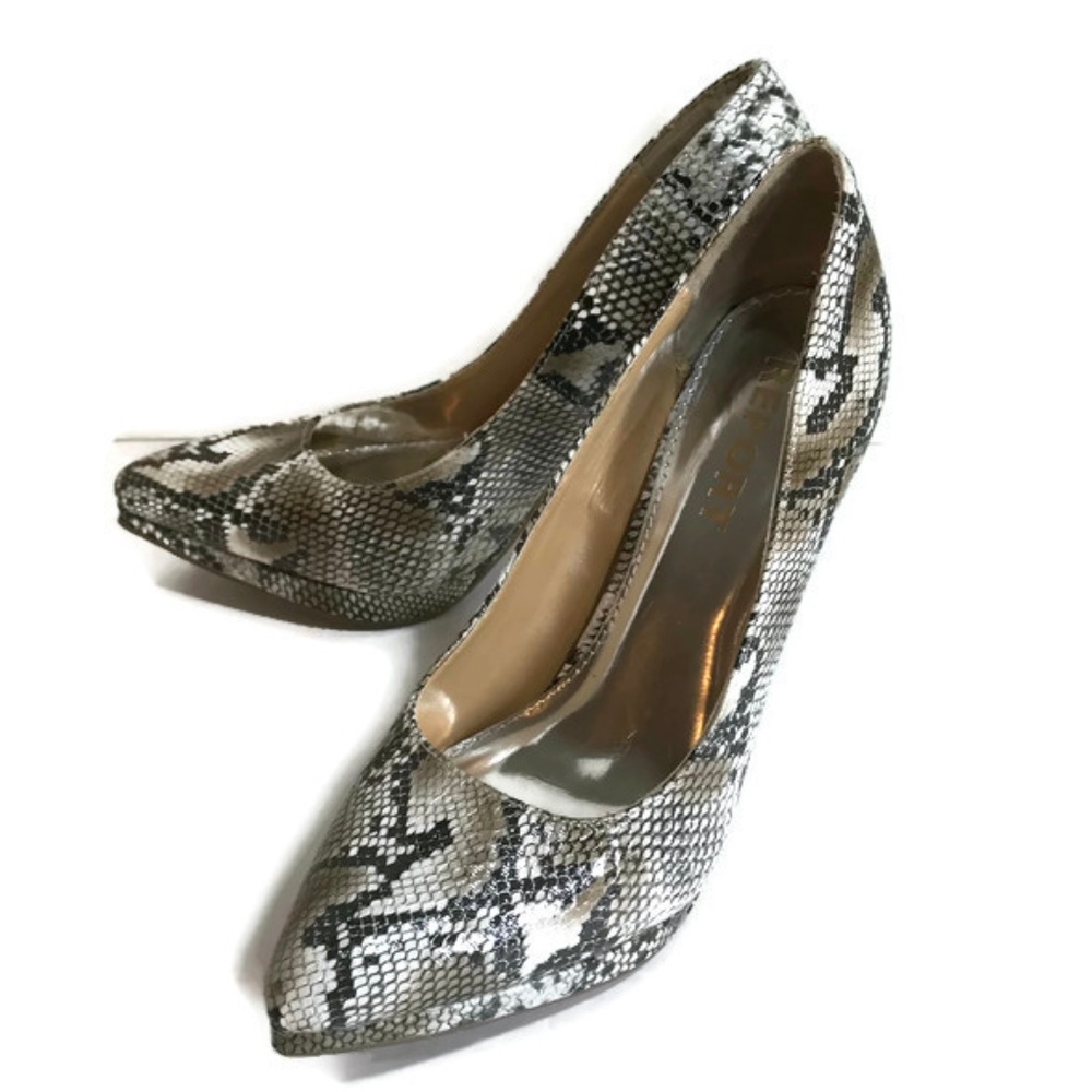 Tan Gray Faux Snakeskin Heels Size 7